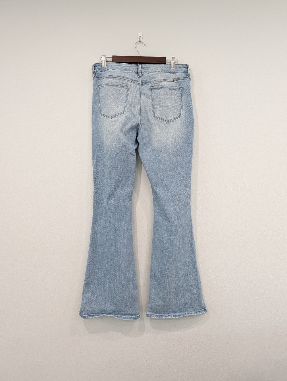 KanCan Odie Highrise Flare Jeans Light Wash Size 15/31 - Picture 6 of 8